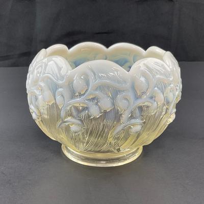 -187- FENTON | Opalescent White Lily Of The Valley Bowl | Marked