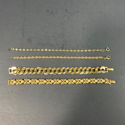 -190- COSTUME JEWELRY | Gold Tone Bracelets