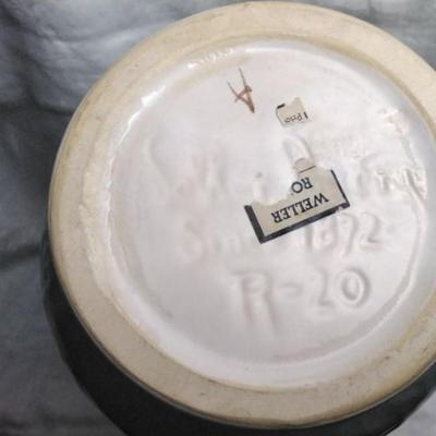 Weller Pottery, c.1934-39 “Roba” 13″ Floral Vase (Gladiola) w/ Ribbon Handles, Item # R-20