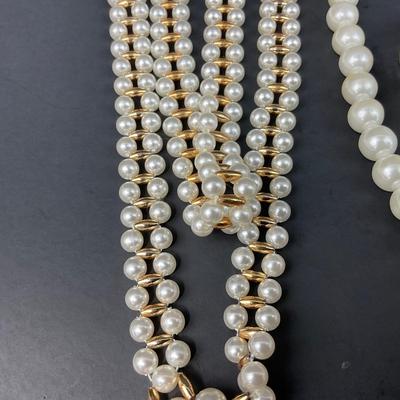 -191- COSTUME JEWELRY | Pearl Like Doupe Pieces