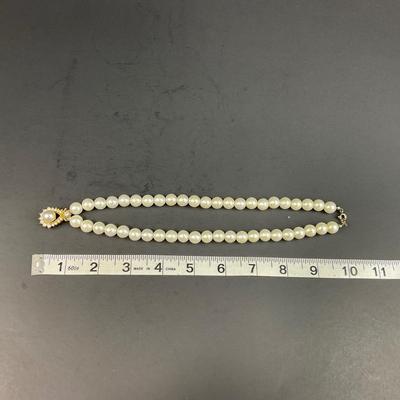 -191- COSTUME JEWELRY | Pearl Like Doupe Pieces