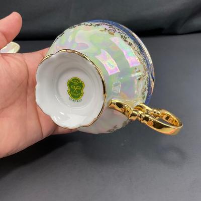 -192- COLLECTIBLE | Mismatched Set Of Cups & Saucers