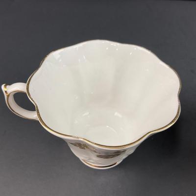 -193- COLLECTIBLE | Mismatched Set Of Cups & Saucers