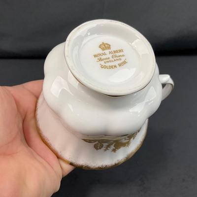 -193- COLLECTIBLE | Mismatched Set Of Cups & Saucers