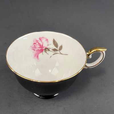 -194- COLLECTIBLE | Mismatched Set Of Cups & Saucers
