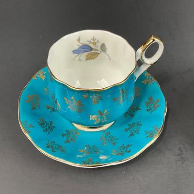 -194- COLLECTIBLE | Mismatched Set Of Cups & Saucers