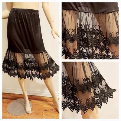 Vtg 2for1 Boudoir pc Hostess Gown/Marabou and lace half Slip