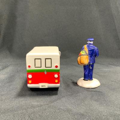 Lot 17 | Special Delivery | Snow Village Post