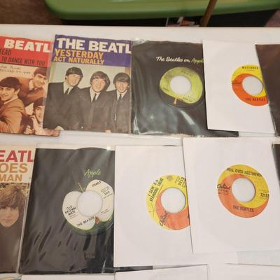 Lot of 27 Records 45 RPM The Beatles, Paul McCartney