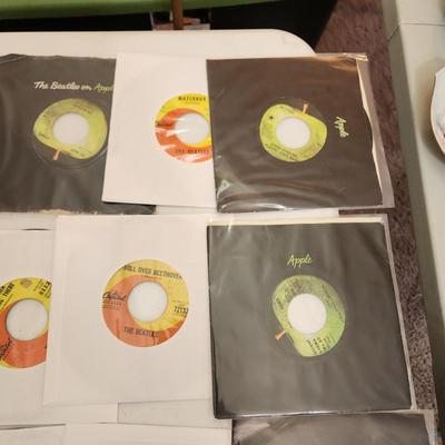 Lot of 27 Records 45 RPM The Beatles, Paul McCartney