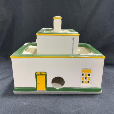 Lot 18 | Holly Brothers Garage