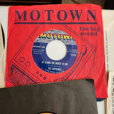 Large Lot Vinyl Records 45 RPM Motown Zombies Beach Boys Slim Harpo Moms Mabley Stylistics