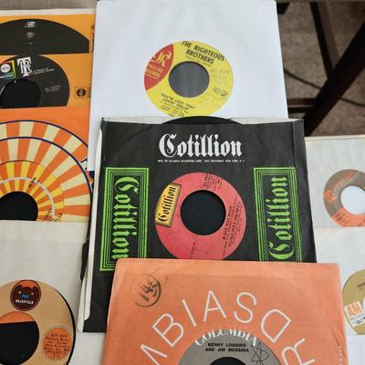 Another Large Lot of Vinyl Records 45 RPM Edgar Winter Carpenters, CSNY , Barbarians , 5th Dimensions & More See pic