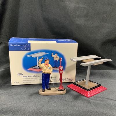 Lot 23 | Quality Service At Ford | Attendant and Lift