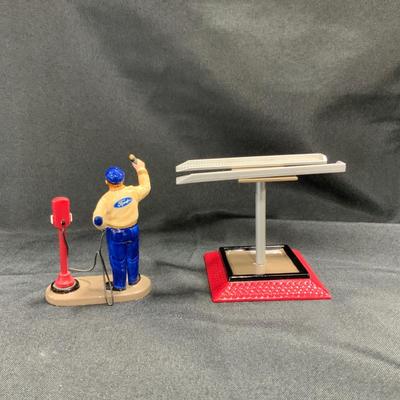 Lot 23 | Quality Service At Ford | Attendant and Lift