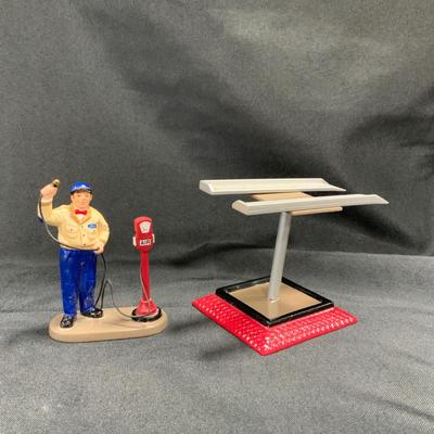 Lot 23 | Quality Service At Ford | Attendant and Lift