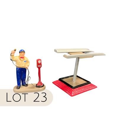 Lot 23 | Quality Service At Ford | Attendant and Lift