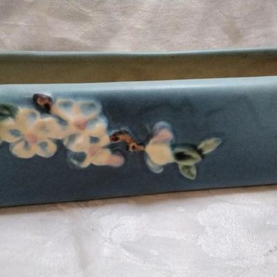 Roseville Pottery Blue Apple Blossom Planter Box 368-8