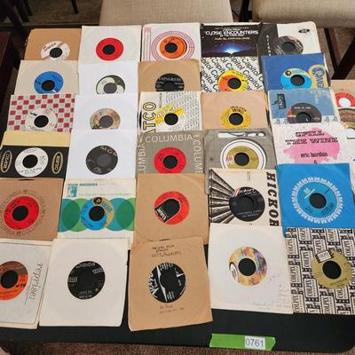 Lot of Vinyl Records 45 RPM Mary Hopkin Hollies Seekers Newbeats War Stealers Wheel see pics
