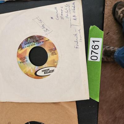 Lot of Vinyl Records 45 RPM Mary Hopkin Hollies Seekers Newbeats War Stealers Wheel see pics