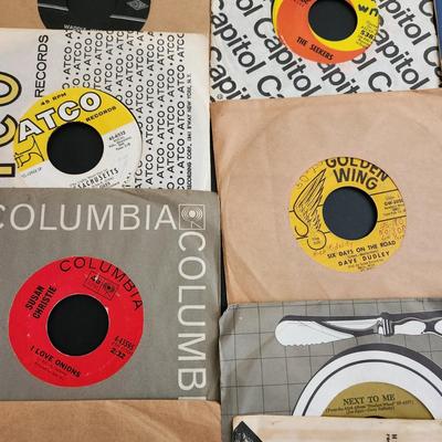 Lot of Vinyl Records 45 RPM Mary Hopkin Hollies Seekers Newbeats War Stealers Wheel see pics