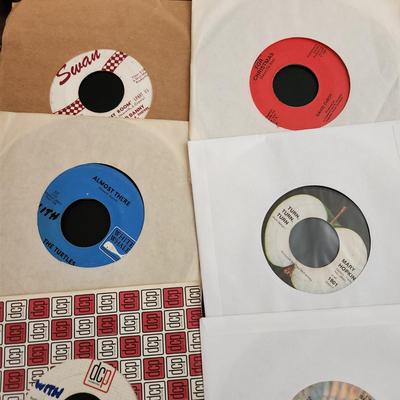 Lot of Vinyl Records 45 RPM Mary Hopkin Hollies Seekers Newbeats War Stealers Wheel see pics