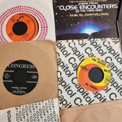 Lot of Vinyl Records 45 RPM Mary Hopkin Hollies Seekers Newbeats War Stealers Wheel see pics