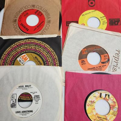 Table Lot of Vinyl Records 45RPM Fill your Jukebox Monkees The Animals, Marketts, Jack Smith