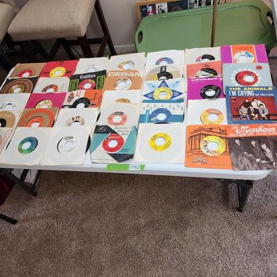 Table Lot of Vinyl Records 45RPM Fill your Jukebox Monkees The Animals, Marketts, Jack Smith