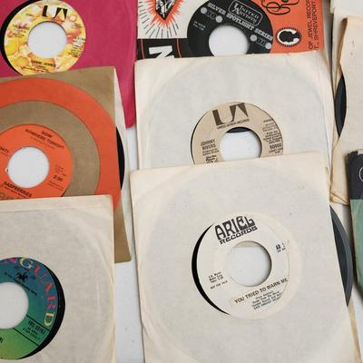 Table Lot of Vinyl Records 45RPM Fill your Jukebox Monkees The Animals, Marketts, Jack Smith