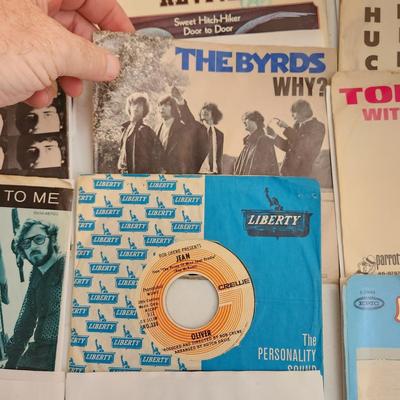 Vinyl Records 45RPM Lot Elvis Tremeloes Bread The Byrds Oliver Chuck Berry Zombies
