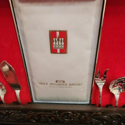 1847 Rogers Brothers Flatware Service for 8 missing 1 salad fork