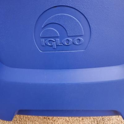 Igloo island Breeze Cooler 28 quarts 41 cans New
