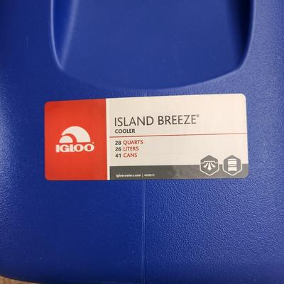 Igloo island Breeze Cooler 28 quarts 41 cans New