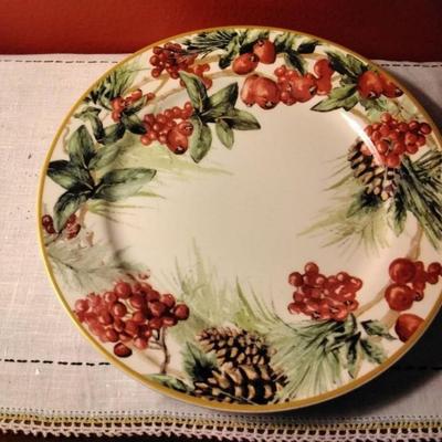 Botanical Wreath by WILLIAMS-SONOMA Dinner Plates NEW IN BOX (2 boxes total 8 plates)