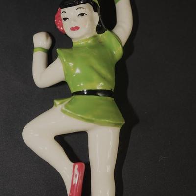 CERAMIC ARTS STUDIO MADISON, WI 1942-1956 "JACK IN THE BEANSTALK" WALL PLAQUE. 6"