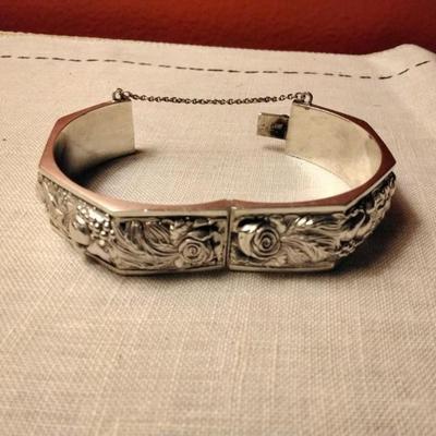 VERY RARE!! ROSAS DE PORTUGAL Silver Repousse Roses and Fruit Bangle Bracelet Circa 1940