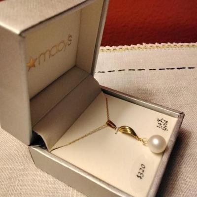 MACY'S 18" 14K Pearl Swirl Dangle Necklace