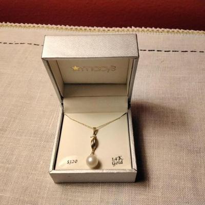 MACY'S 18" 14K Pearl Swirl Dangle Necklace