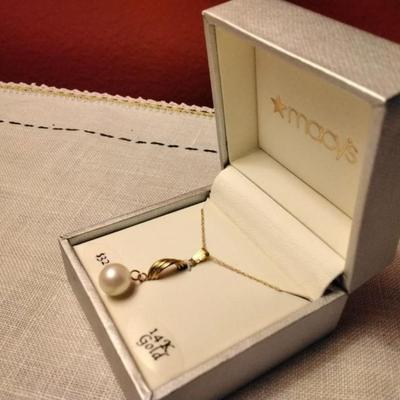 MACY'S 18" 14K Pearl Swirl Dangle Necklace