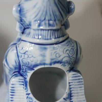 ANTIQUE GERMAN BLUE & WHITE PORCELAIN CHARACTER LIQUIOR BOTTLE & MATCH KEEP/STRIKE