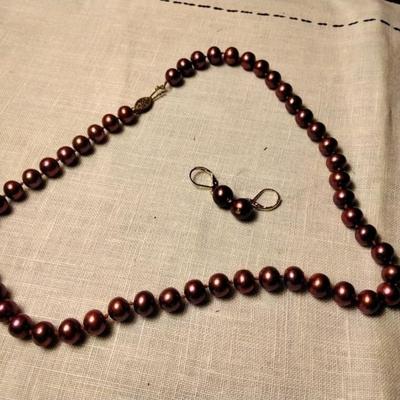 Perfect for the holidays! 19" Cranberry Pearl Necklace and Pearl Earrings Both 14 Gold Clasps