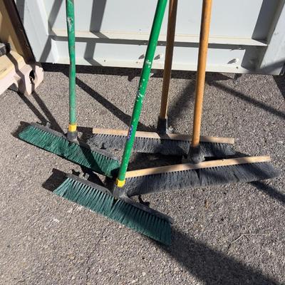 4 Push Brooms