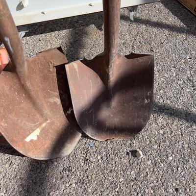 3 Shovels 