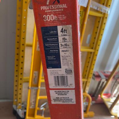 Werner 4 Foot Podium Platform Ladder Orange. 