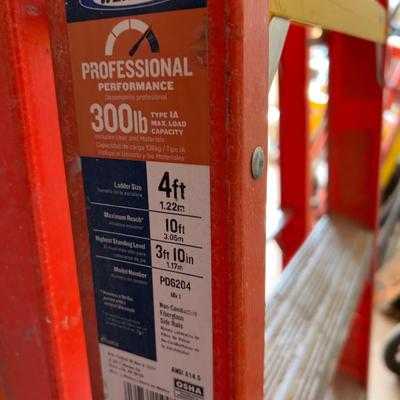 Werner 4 Foot Podium Platform Ladder Orange. 