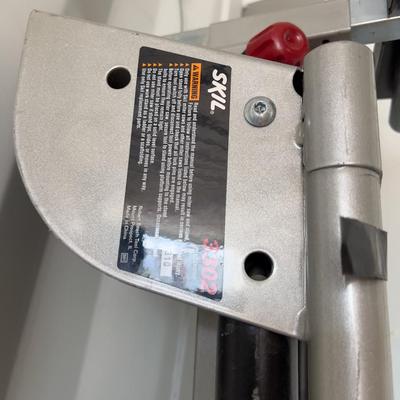 SKIL Chop Saw Work Bench. 
