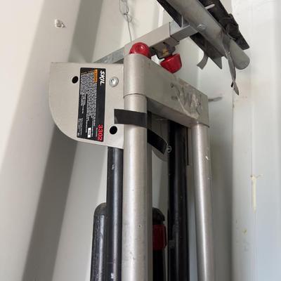 SKIL Chop Saw Work Bench. 