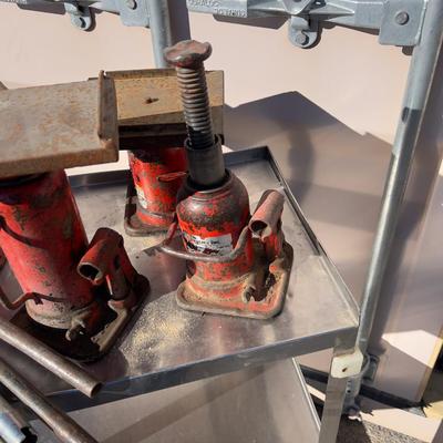 4 Hydraulic Jacks with Plates 