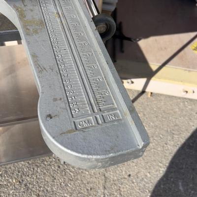 Tile Cutter Up to 24" Carpet or Congoleum